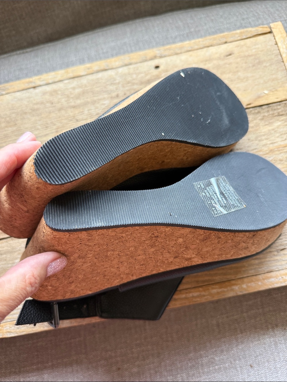 Kenneth Cole Wedges - Picture 5 of 6